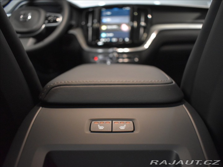 Volvo XC60 2,0 B5 AWD Plus Dark 2024