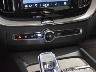 Volvo XC60 2,0 B5 AWD  Plus Dark 2024