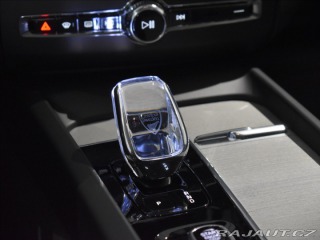 Volvo XC60 2,0 B5 AWD  Plus Dark 2024