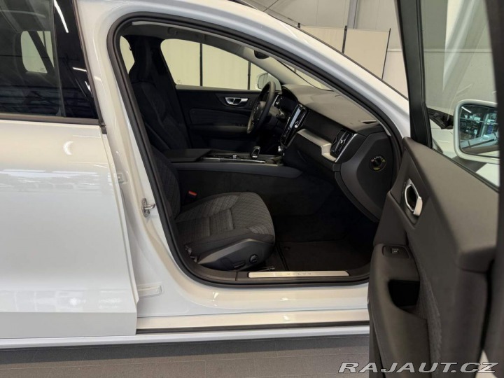 Volvo V60 B4 2.0L 197+14 HP AT7 FWD 2025