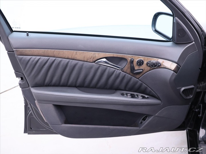 Mercedes-Benz E 3,0 i 170kW Avantgarde 2005