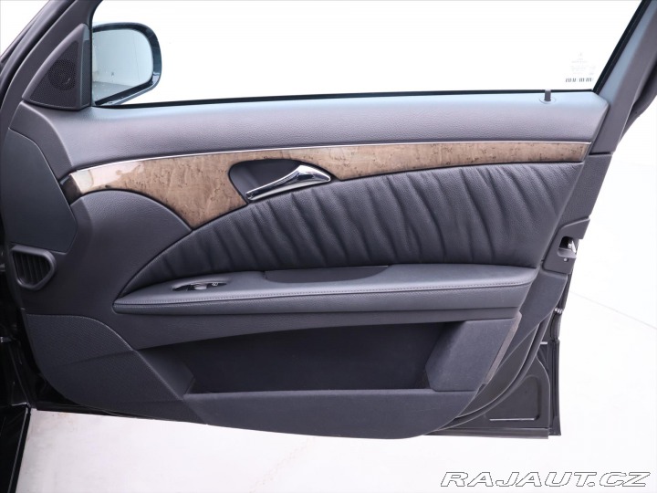 Mercedes-Benz E 3,0 i 170kW Avantgarde 2005