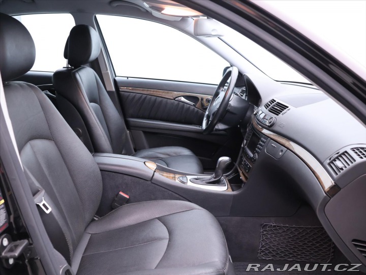 Mercedes-Benz E 3,0 i 170kW Avantgarde 2005