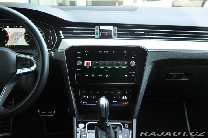 Volkswagen Passat 2.0TDi R-LINE 4M DSG LED 2021
