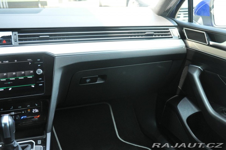 Volkswagen Passat 2.0TDi R-LINE 4M DSG LED 2021