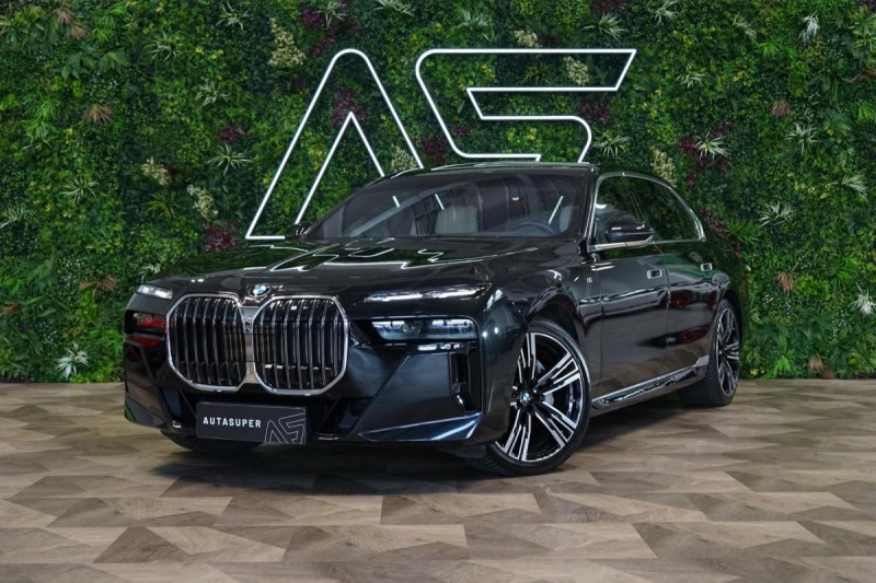 BMW 7 740d*xDRIVE*B&W*ZÁRUK