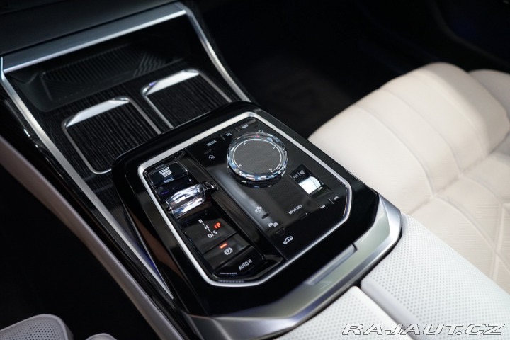 BMW 7 740d*xDRIVE*B&W*ZÁRUK 2023