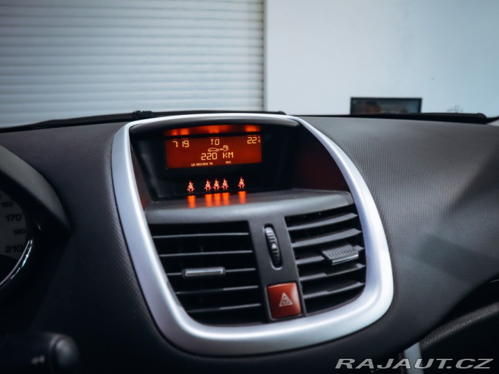 Peugeot 207 1.4i 16V 70kW 2012