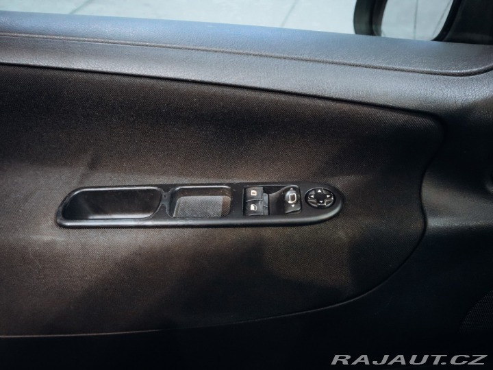 Peugeot 207 1.4i 16V 70kW 2012