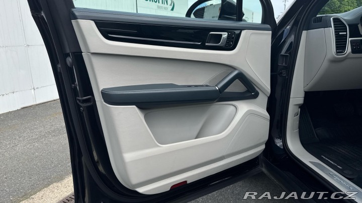 Porsche Cayenne E Hybrid 2020