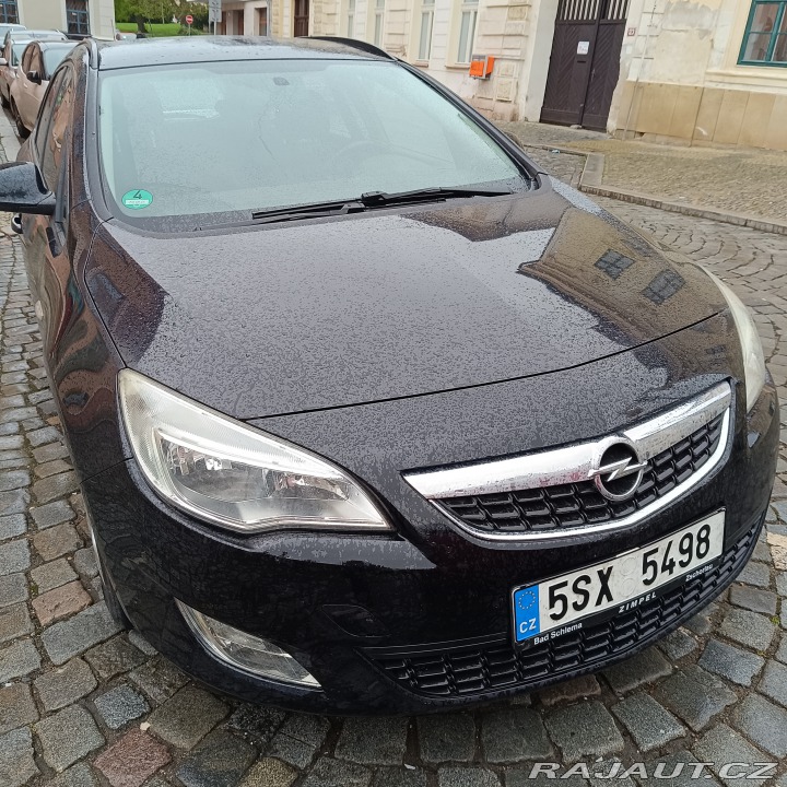 Opel Astra 2011