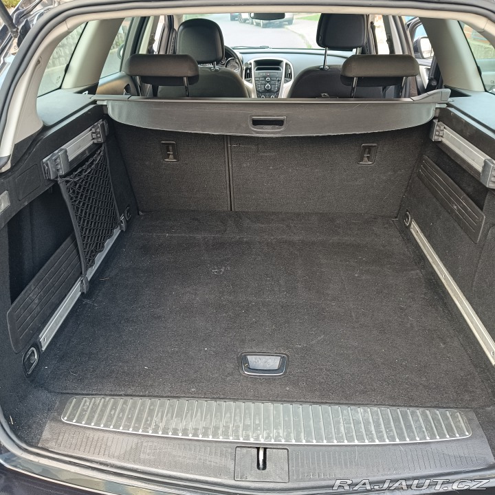 Opel Astra 2011