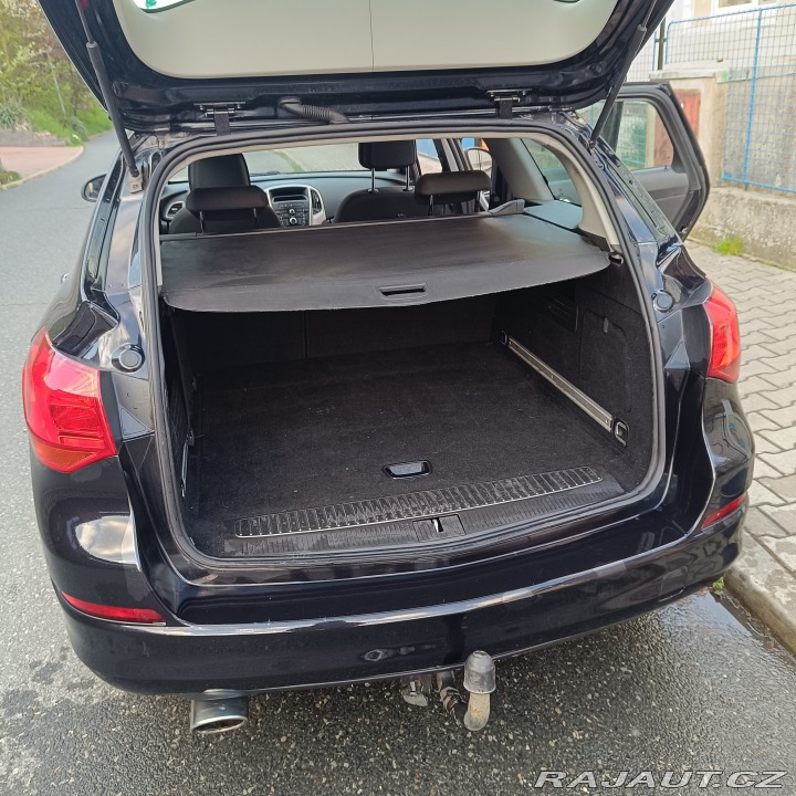 Opel Astra 2011