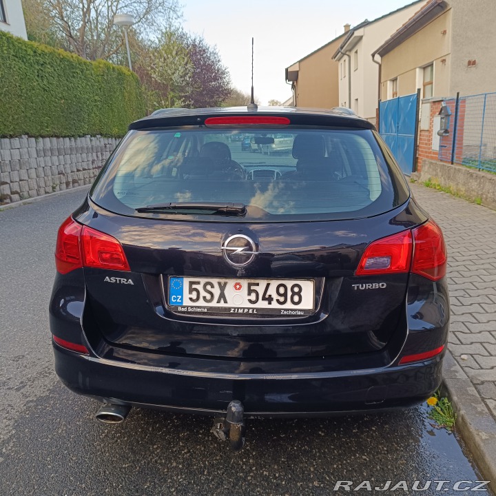 Opel Astra 2011