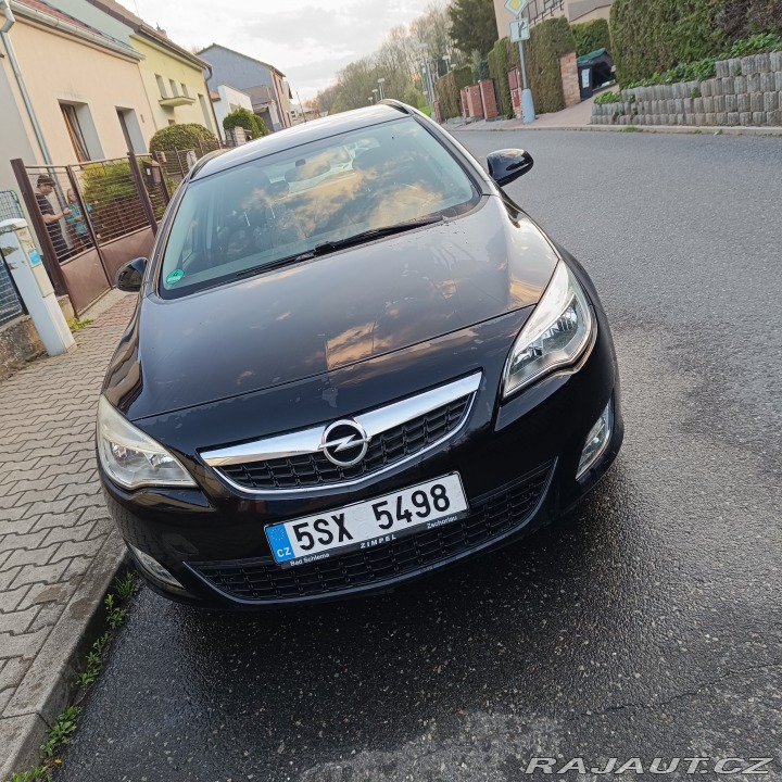 Opel Astra 2011