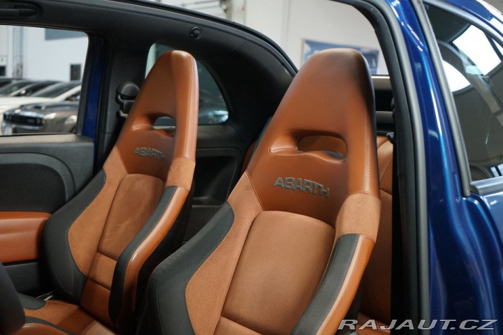 Abarth 500 C CABRIO ITALIA*AKRAPOVIC 2011