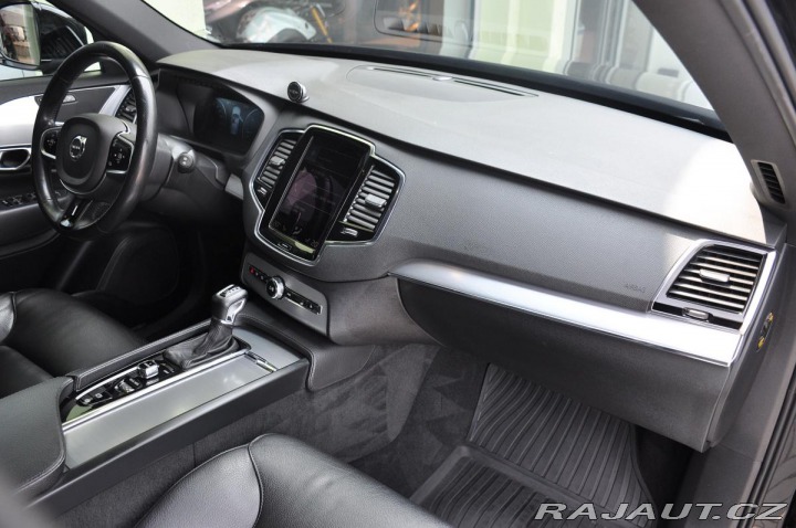 Volvo XC90 D5 AWD MOMENTUM ČR 2017