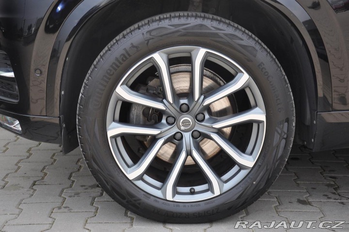 Volvo XC90 D5 AWD MOMENTUM ČR 2017