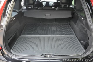 Volvo XC90 D5 AWD MOMENTUM ČR 2017