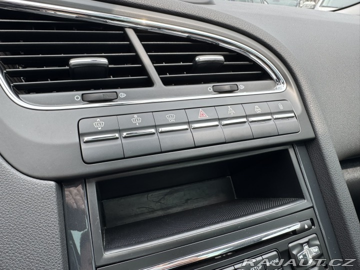 Peugeot 5008 ALLURE 1,6 88KW BLUEHDI 2015