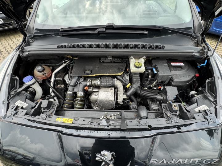 Peugeot 5008 ALLURE 1,6 88KW BLUEHDI 2015