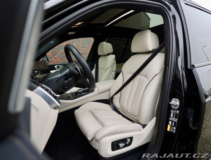 BMW X5 50e xDrive M SPORT *SkyL 2024