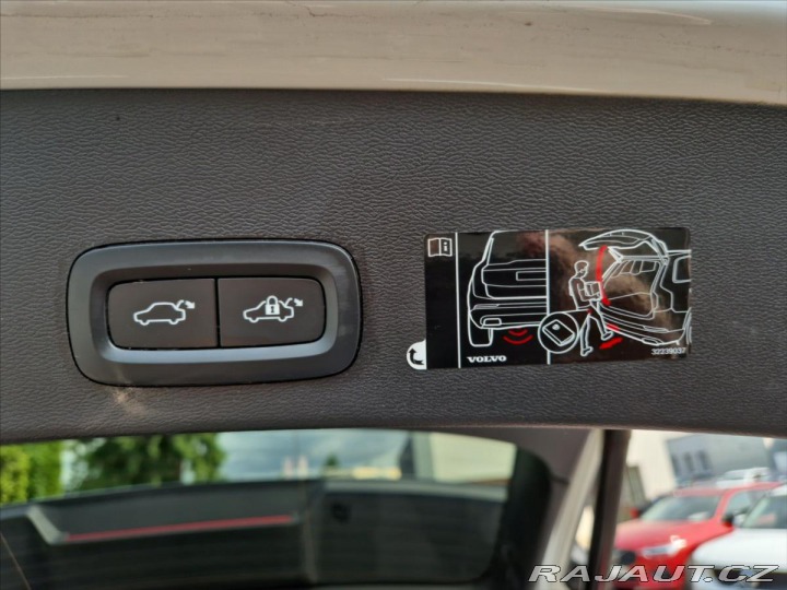 Volvo XC40 0,0 RECHARGE TWIN PRO 4x4 2021