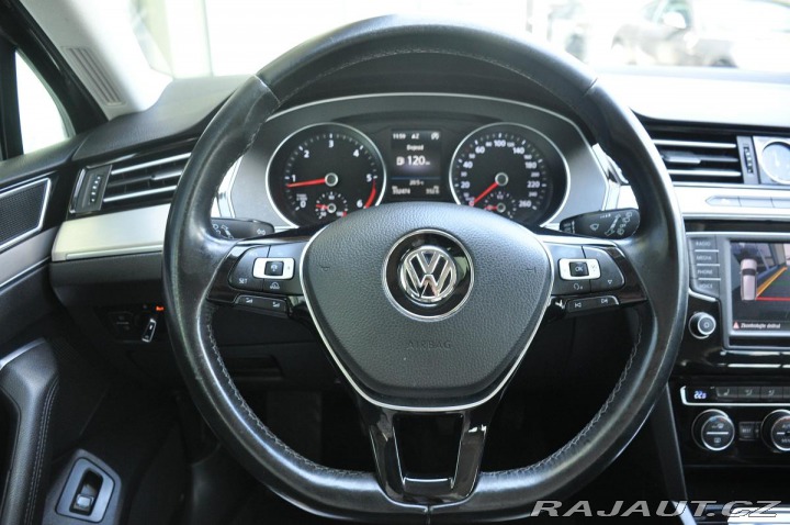Volkswagen Passat 2.0TDi ACC NAVI LED TAŽNÉ 2016