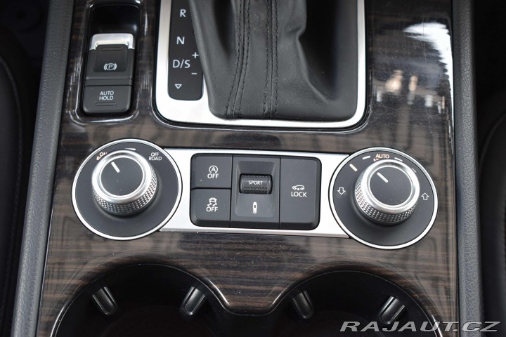 Volkswagen Touareg 3.0 TDI *VZDUCH*TAŽNÉ*WEB 2015