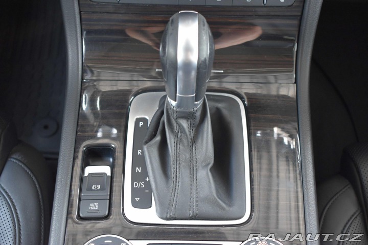 Volkswagen Touareg 3.0 TDI *VZDUCH*TAŽNÉ*WEB 2015