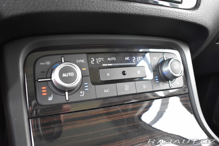 Volkswagen Touareg 3.0 TDI *VZDUCH*TAŽNÉ*WEB 2015