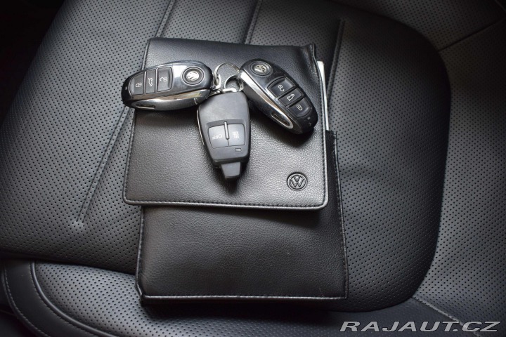 Volkswagen Touareg 3.0 TDI *VZDUCH*TAŽNÉ*WEB 2015