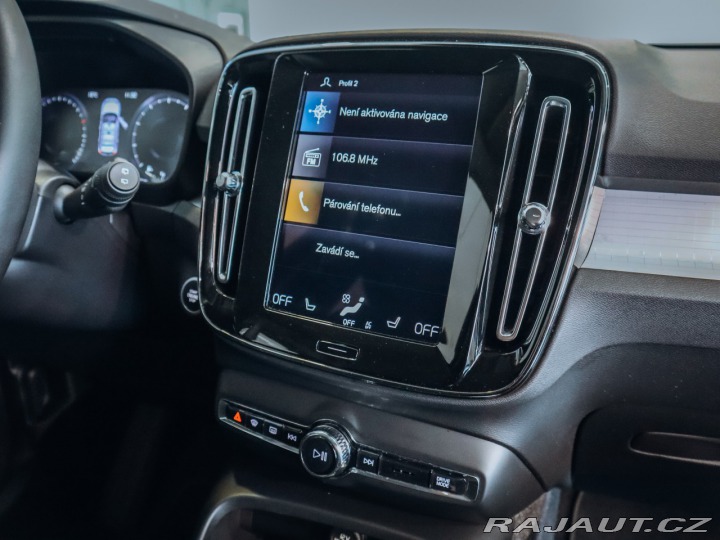 Volvo XC40 T3 FWD Momentum AT 2021