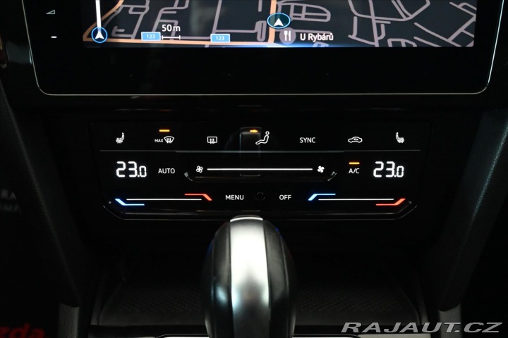 Volkswagen Passat 2,0 TDi 110kW DSG *Busine 2021