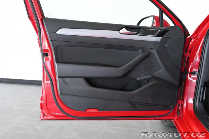 Volkswagen Passat 2,0 TDi 110kW DSG *Busine 2021