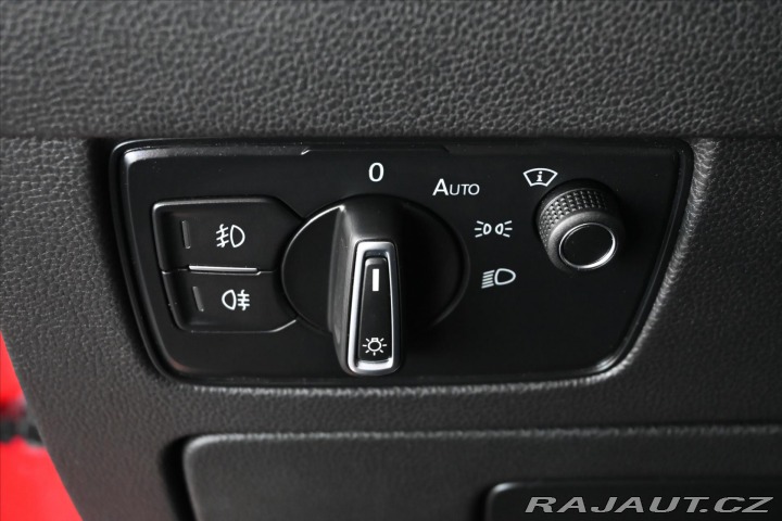 Volkswagen Passat 2,0 TDi 110kW DSG *Busine 2021