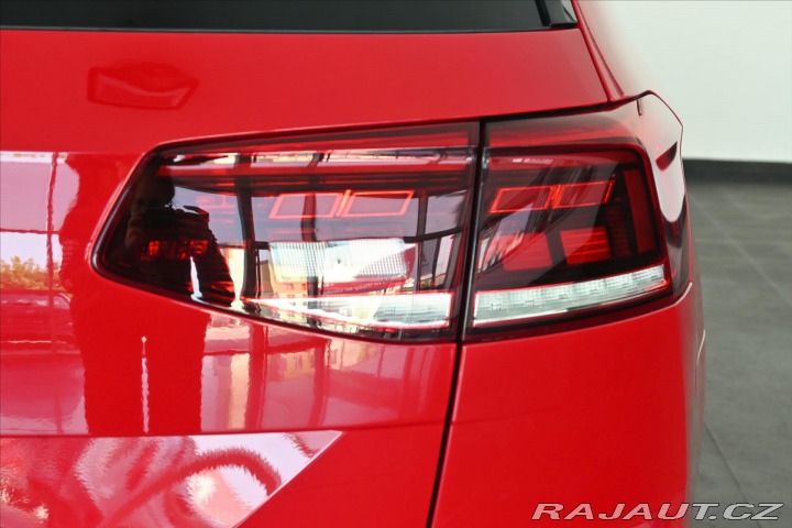 Volkswagen Passat 2,0 TDi 110kW DSG *Busine 2021