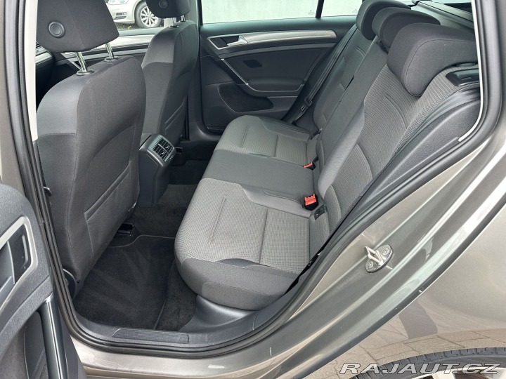 Volkswagen Golf 1,4TSI 92kW LOUNGE TAŽNÉ 2015