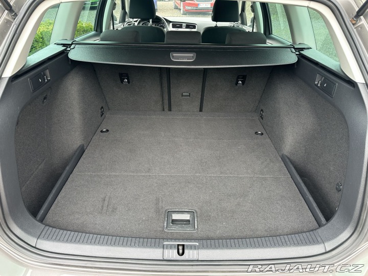 Volkswagen Golf 1,4TSI 92kW LOUNGE TAŽNÉ 2015