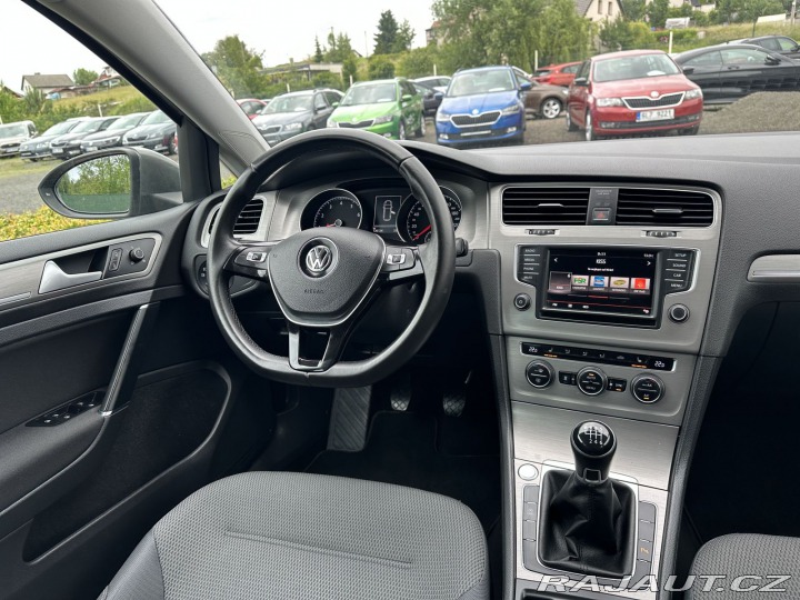 Volkswagen Golf 1,4TSI 92kW LOUNGE TAŽNÉ 2015