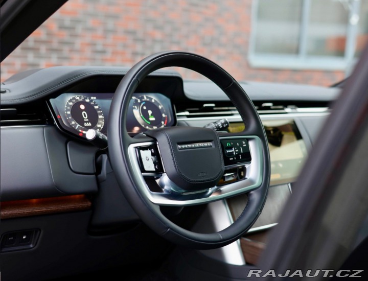 Land Rover Range Rover P460e 3.0 V6 eHybrid HSE 2024