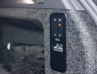 Land Rover Range Rover P460e 3.0 V6 eHybrid HSE 2024