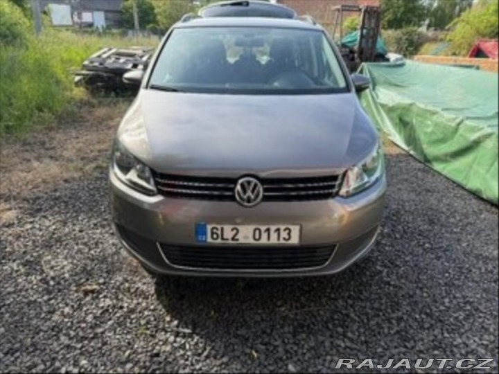 Volkswagen Touran 2,0 TDI 103kW, po kompl 1800