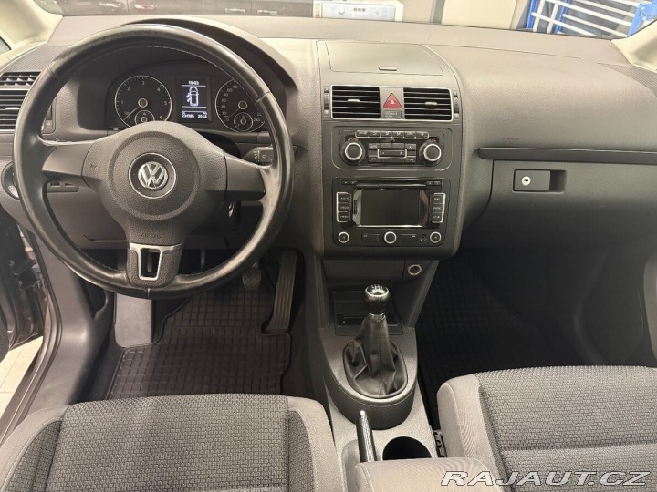 Volkswagen Touran 2,0 TDI 103kW, po kompl 1800