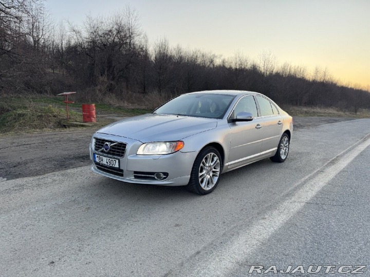 Volvo S80 D5 136 kW 1800
