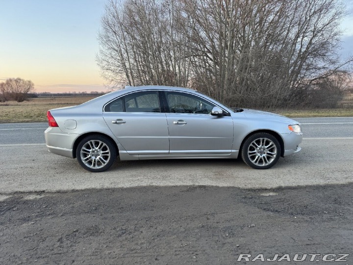 Volvo S80 D5 136 kW 1800
