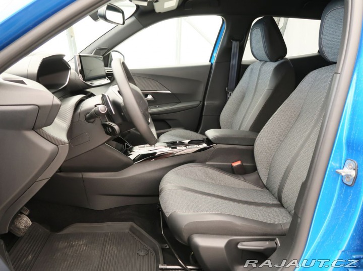 Peugeot 2008 1.2PureTech,CZ,1Maj,ALLUR 2024