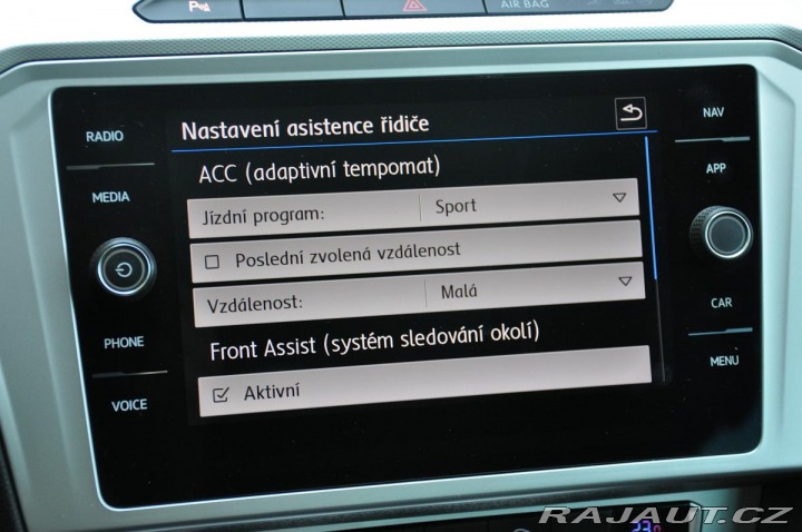 Volkswagen Passat 2.0TDi COMFORTLINE NAVI Č 2018