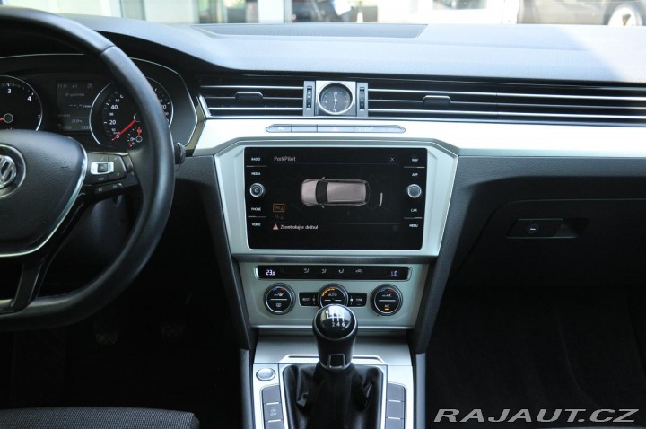 Volkswagen Passat 2.0TDi COMFORTLINE NAVI Č 2018