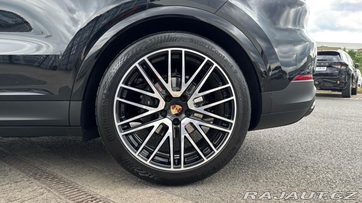 Porsche Cayenne 2025